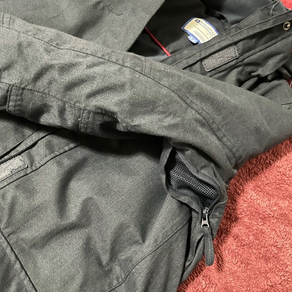 Snow jacket - Picture 3 of 6